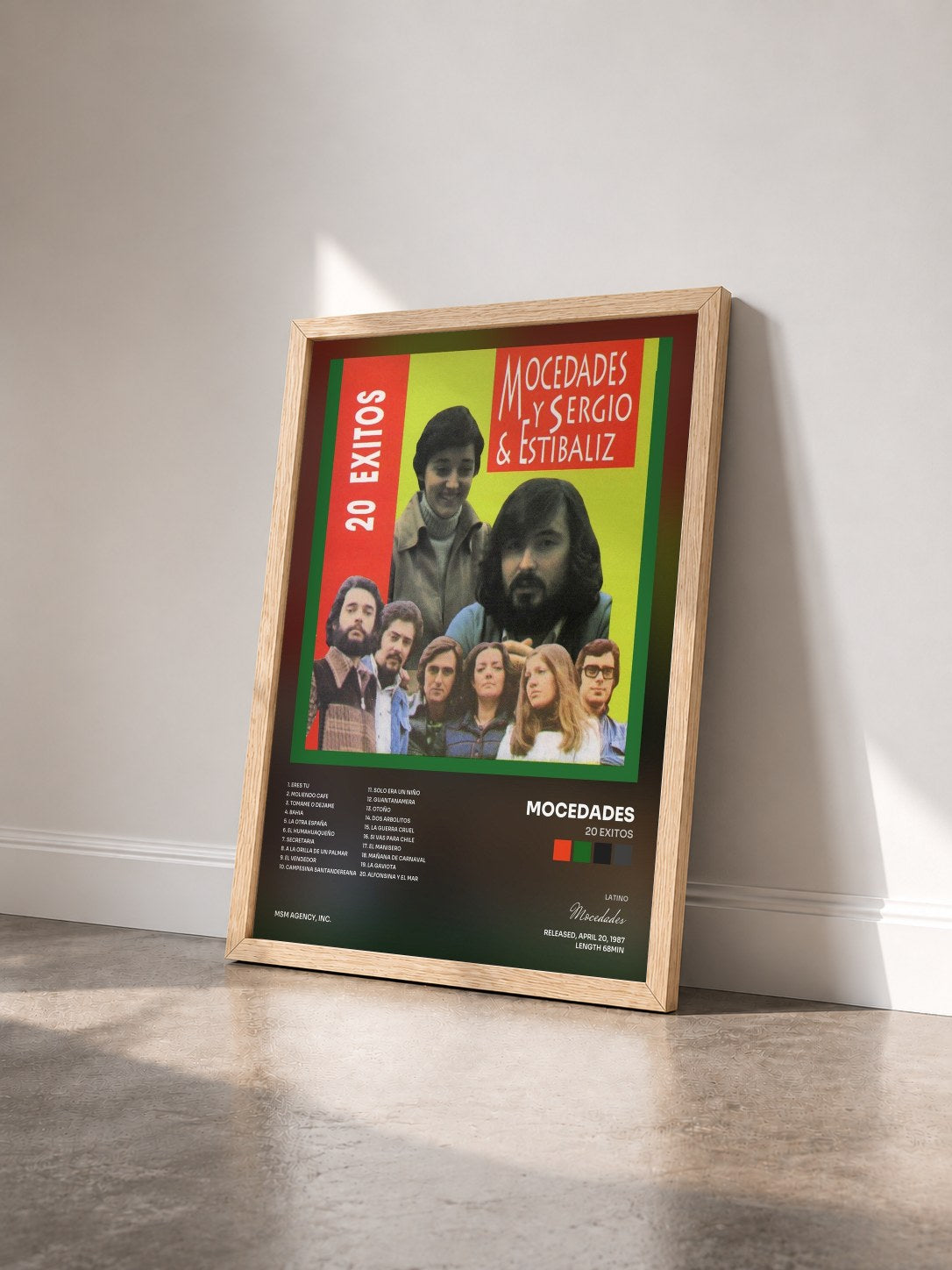 #bois Tableau de l'album 20 Exitos de Mocedades vu de trois quarts, cadre en bois brut