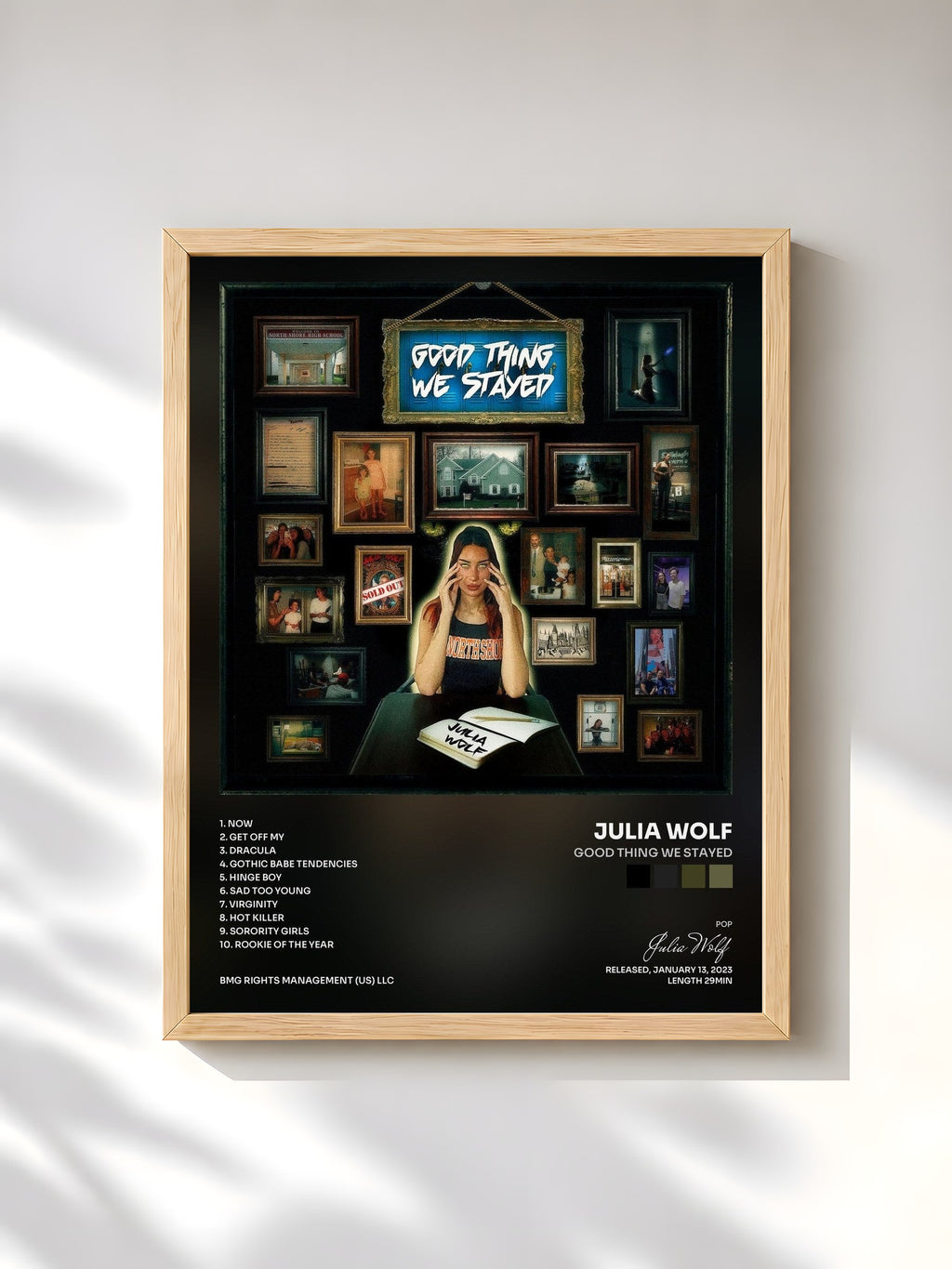 #bois Tableau de l'album Good Thing We Stayed de Julia Wolf, cadre en bois brut, imprimé et encadré en France