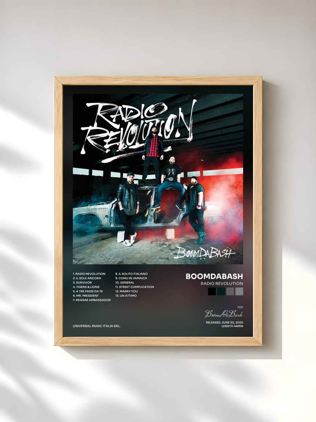 #bois Tableau de l'album Radio Revolution de BoomDaBash, cadre en bois brut, imprimé et encadré en France