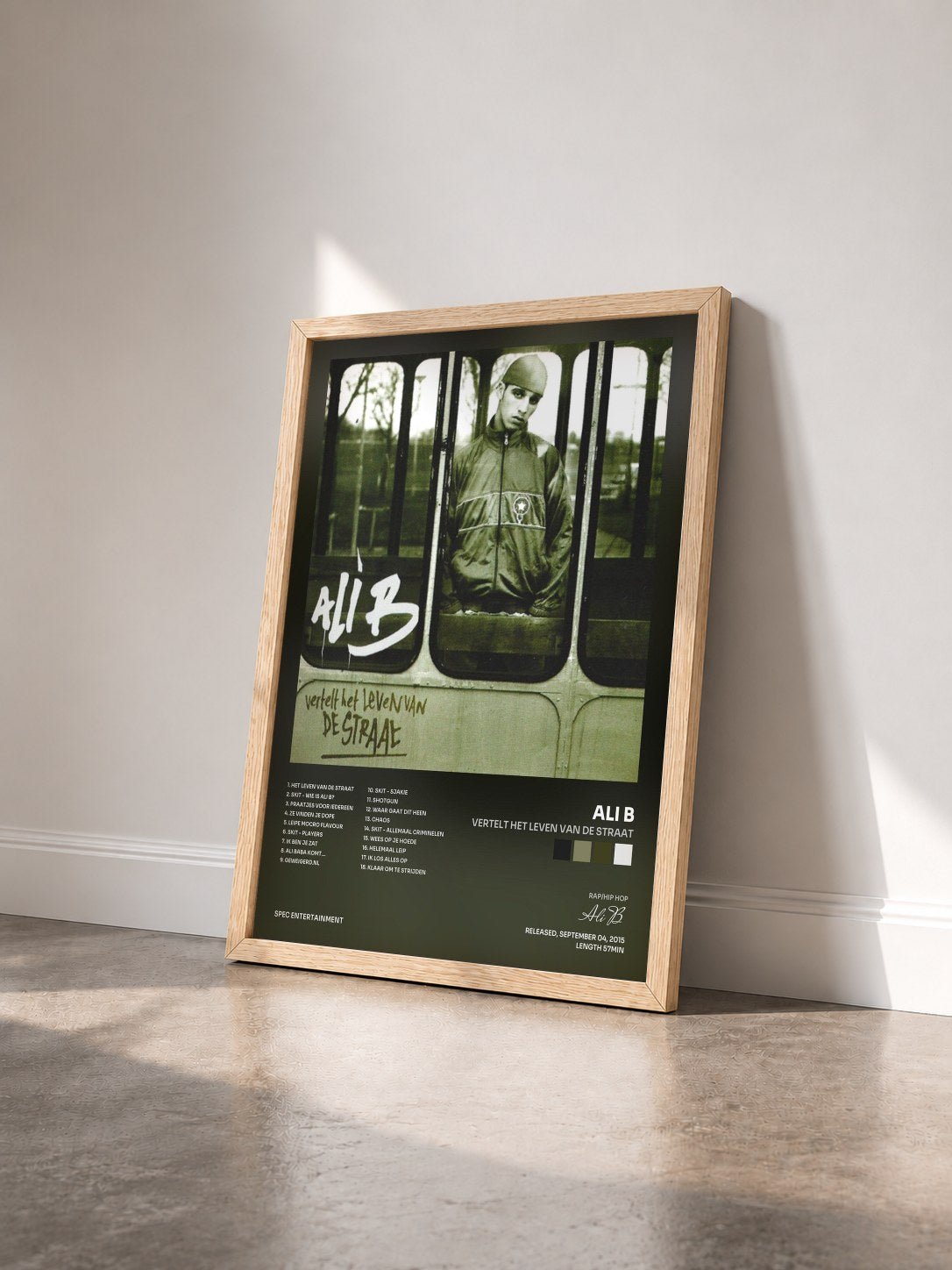 #bois Tableau de l'album Vertelt Het Leven Van De Straat de Ali B vu de trois quarts, cadre en bois brut