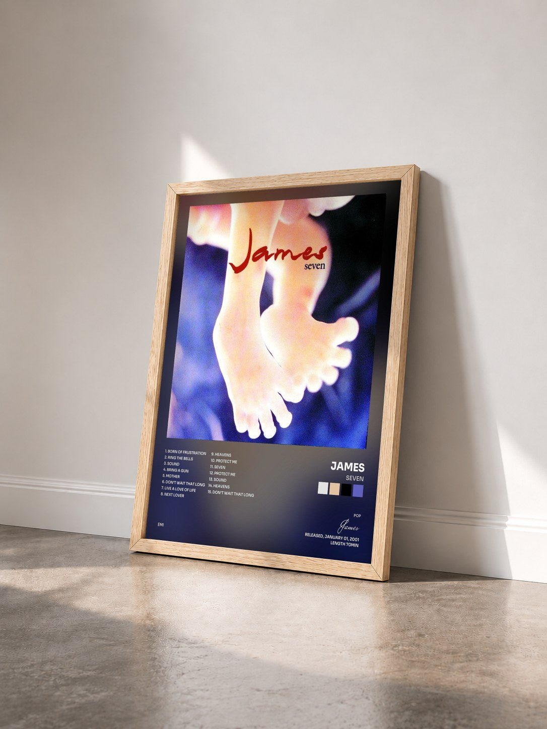#bois Tableau de l'album Seven de James vu de trois quarts, cadre en bois brut