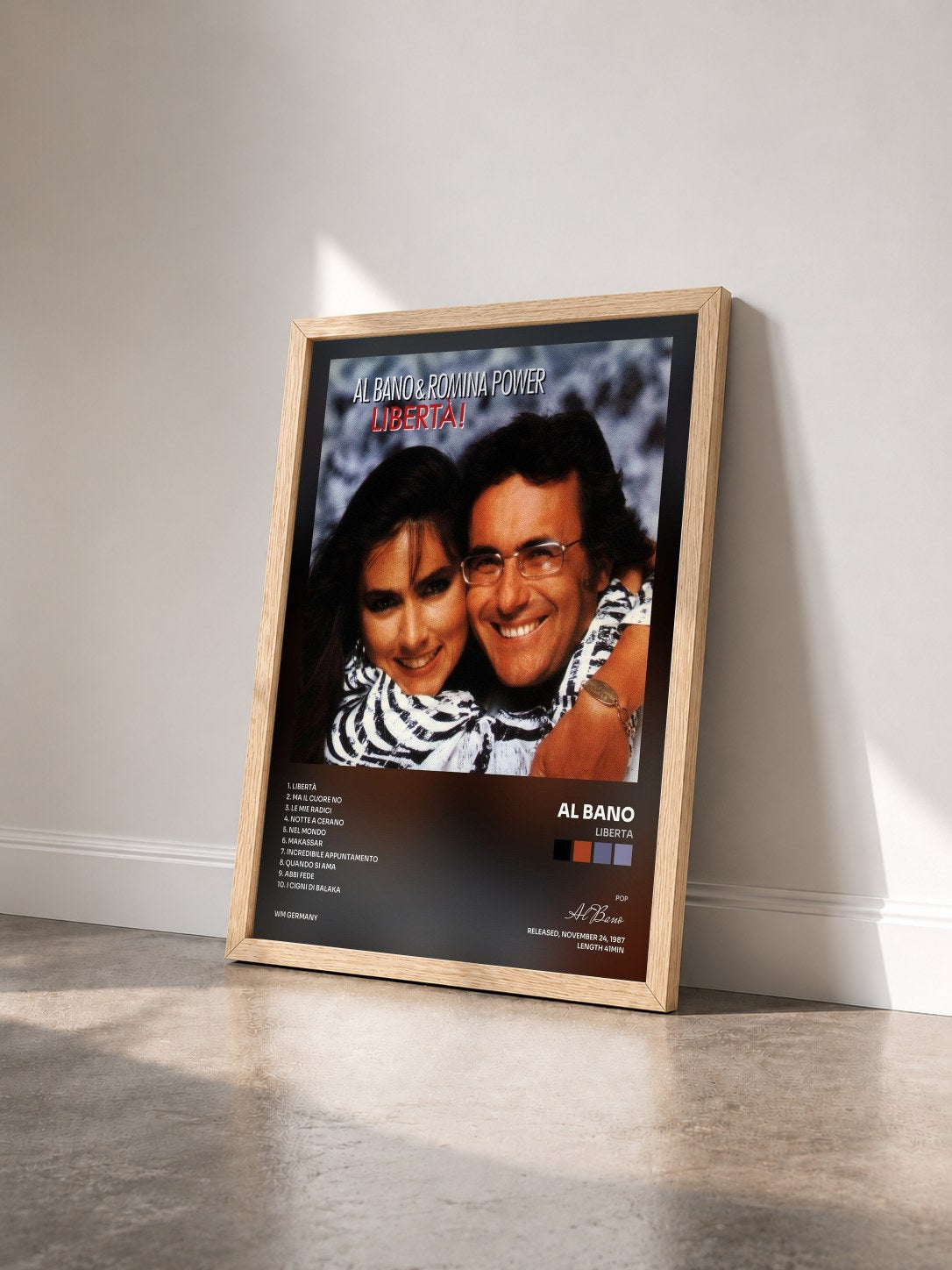 #bois Tableau de l'album Liberta de Al Bano vu de trois quarts, cadre en bois brut