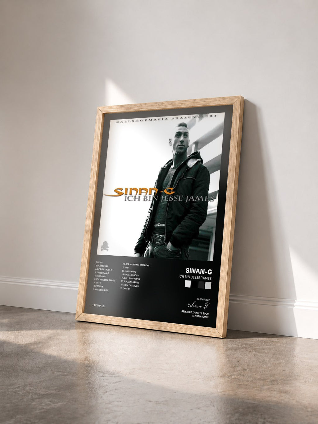 #bois Tableau de l'album Ich Bin Jesse James de Sinan-G vu de trois quarts, cadre en bois brut