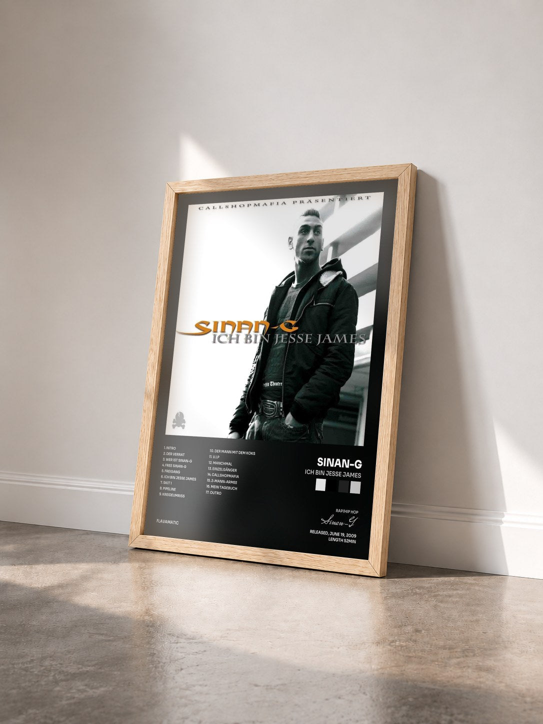#bois Tableau de l'album Ich Bin Jesse James de Sinan-G vu de trois quarts, cadre en bois brut