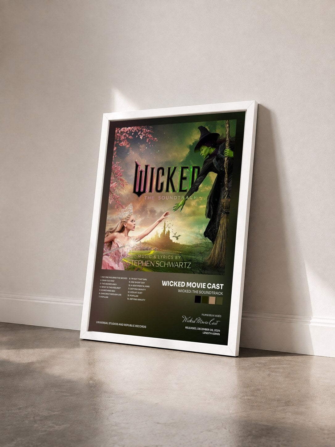 #blanc Tableau de l'album Wicked: The Soundtrack de Wicked Movie Cast vu de trois quarts, cadre blanc