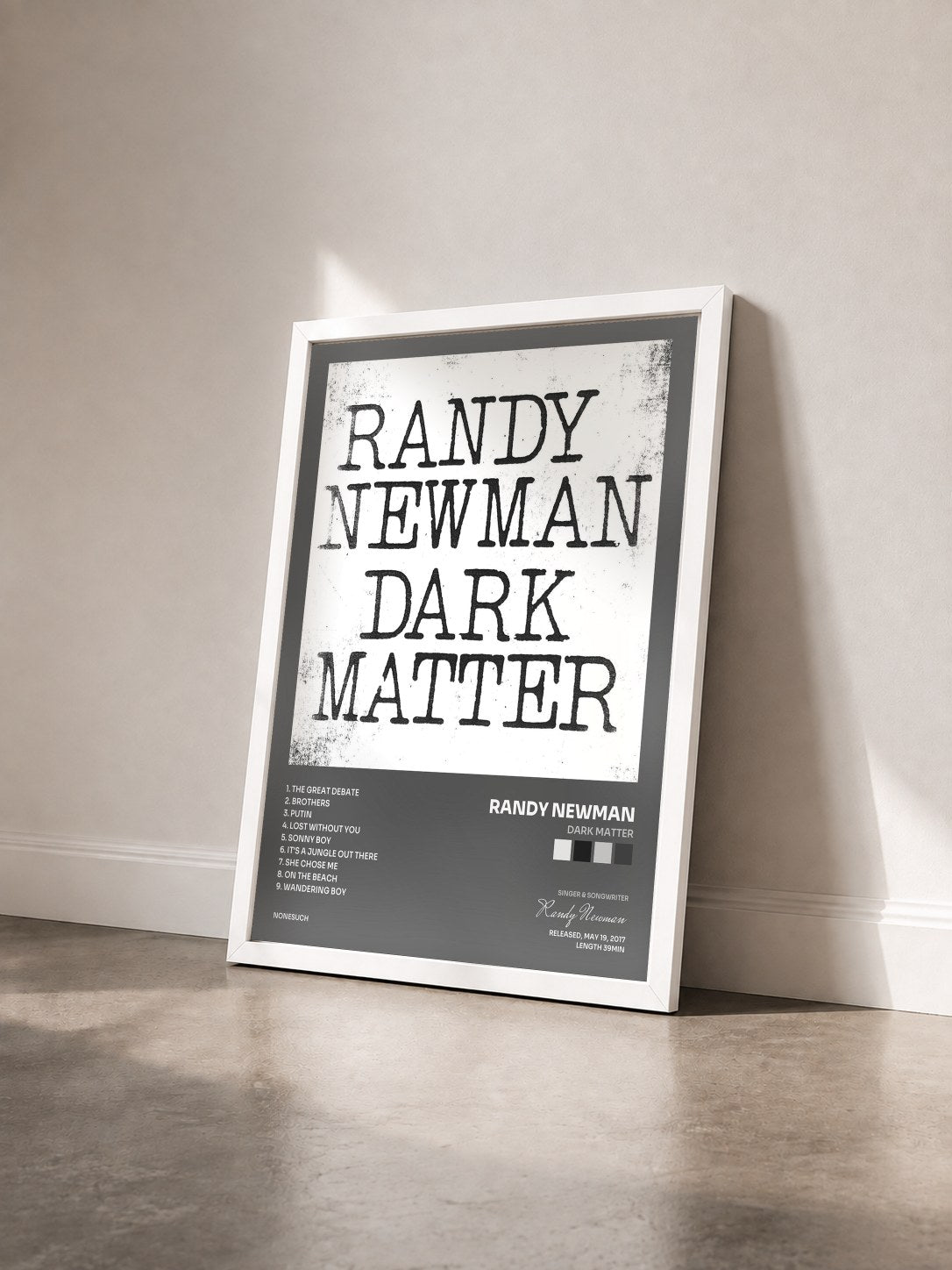 #blanc Tableau de l'album Dark Matter de Randy Newman vu de trois quarts, cadre blanc