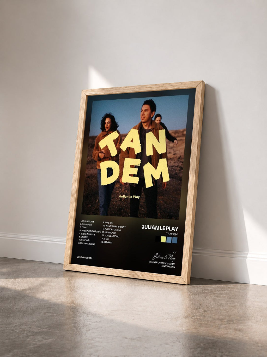 #bois Tableau de l'album Tandem de Julian le Play vu de trois quarts, cadre en bois brut