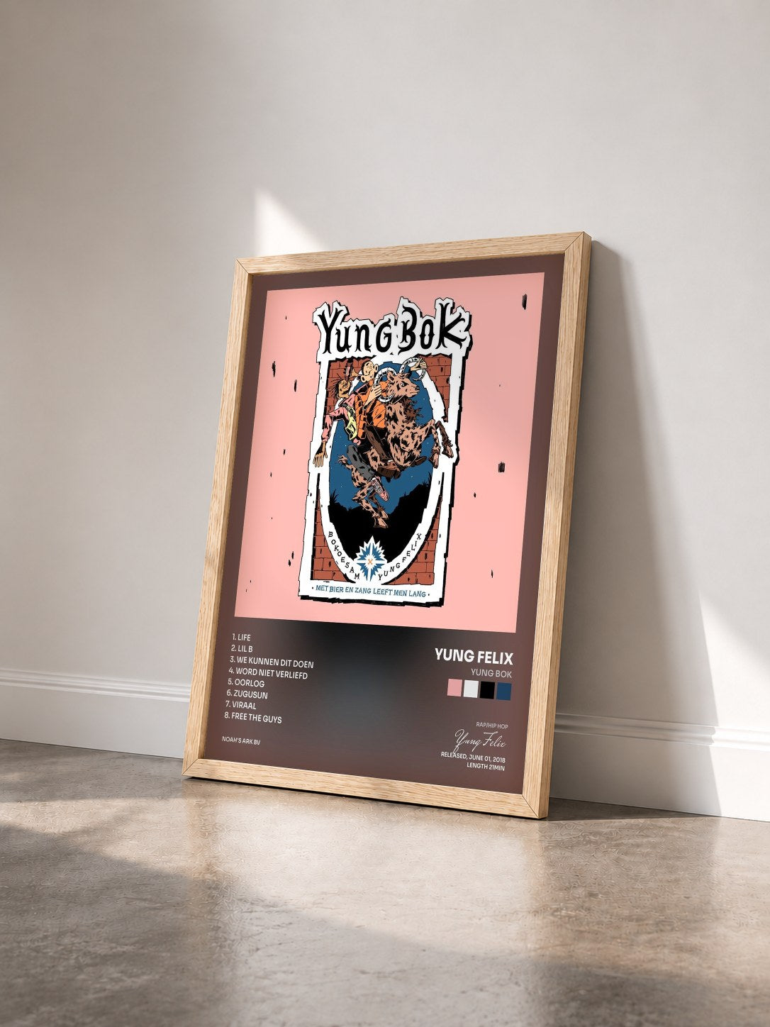 #bois Tableau de l'album Yung Bok de Yung Felix vu de trois quarts, cadre en bois brut