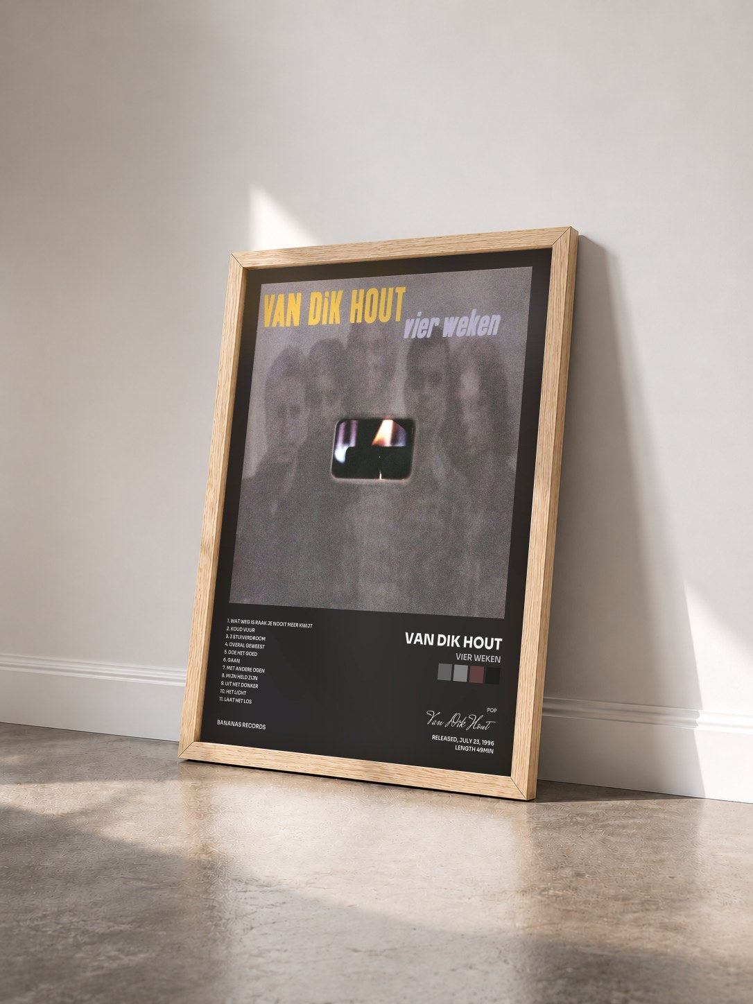 #bois Tableau de l'album Vier Weken de Van Dik Hout vu de trois quarts, cadre en bois brut
