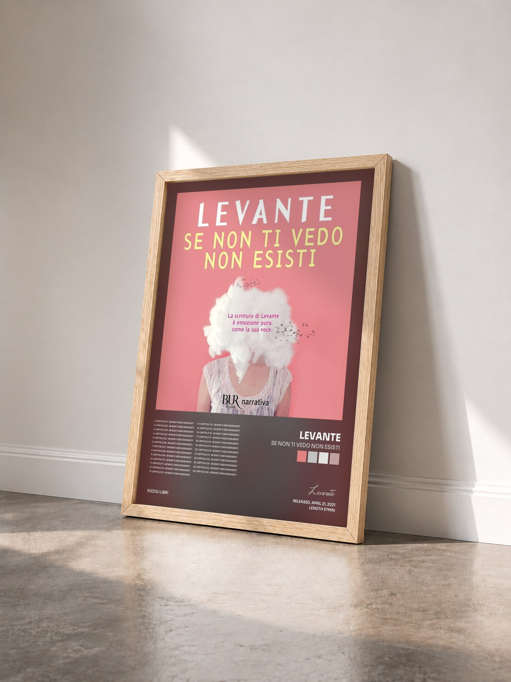 #bois Tableau de l'album Se non ti vedo non esisti de Levante vu de trois quarts, cadre en bois brut