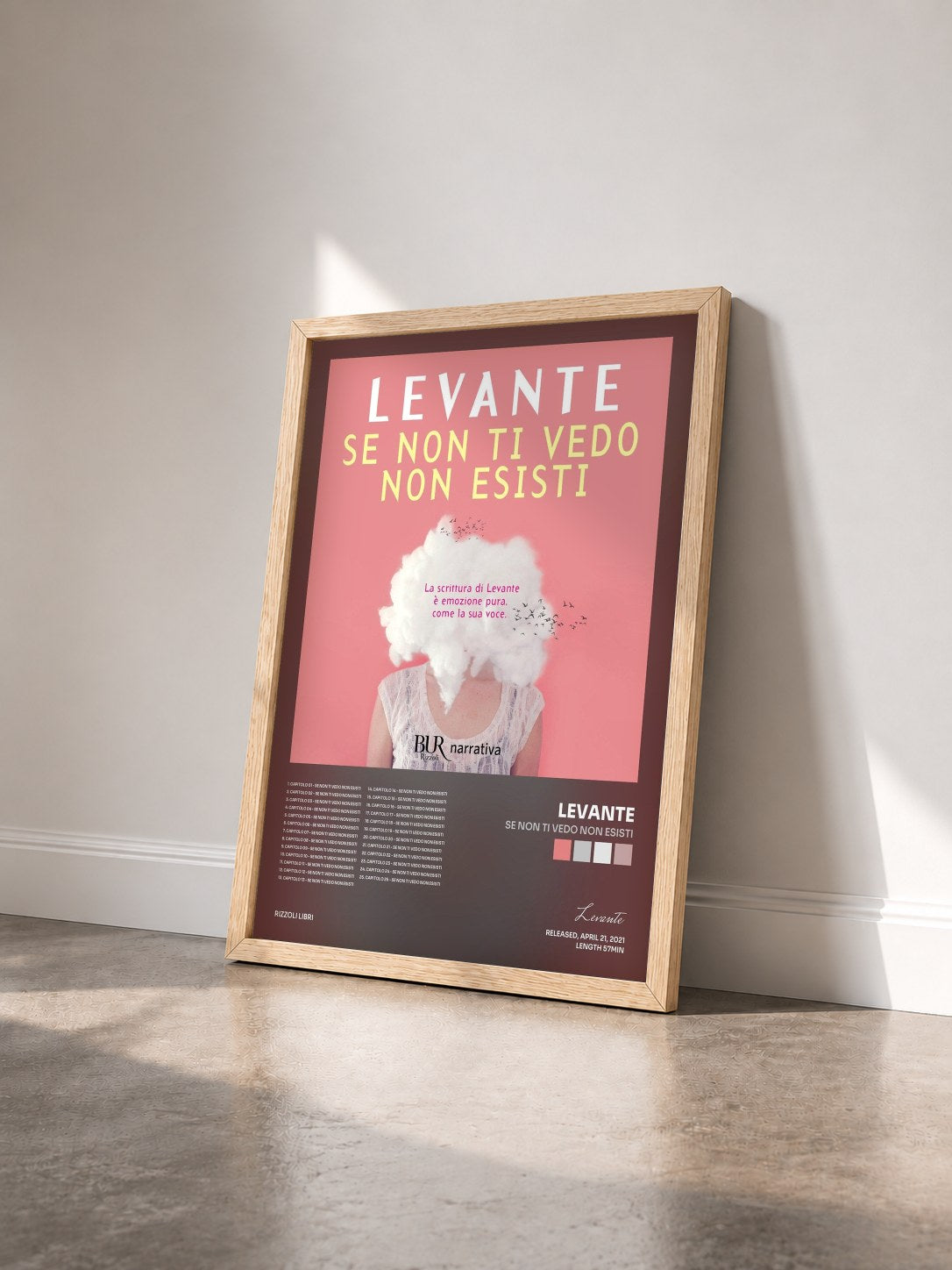 #bois Tableau de l'album Se non ti vedo non esisti de Levante vu de trois quarts, cadre en bois brut