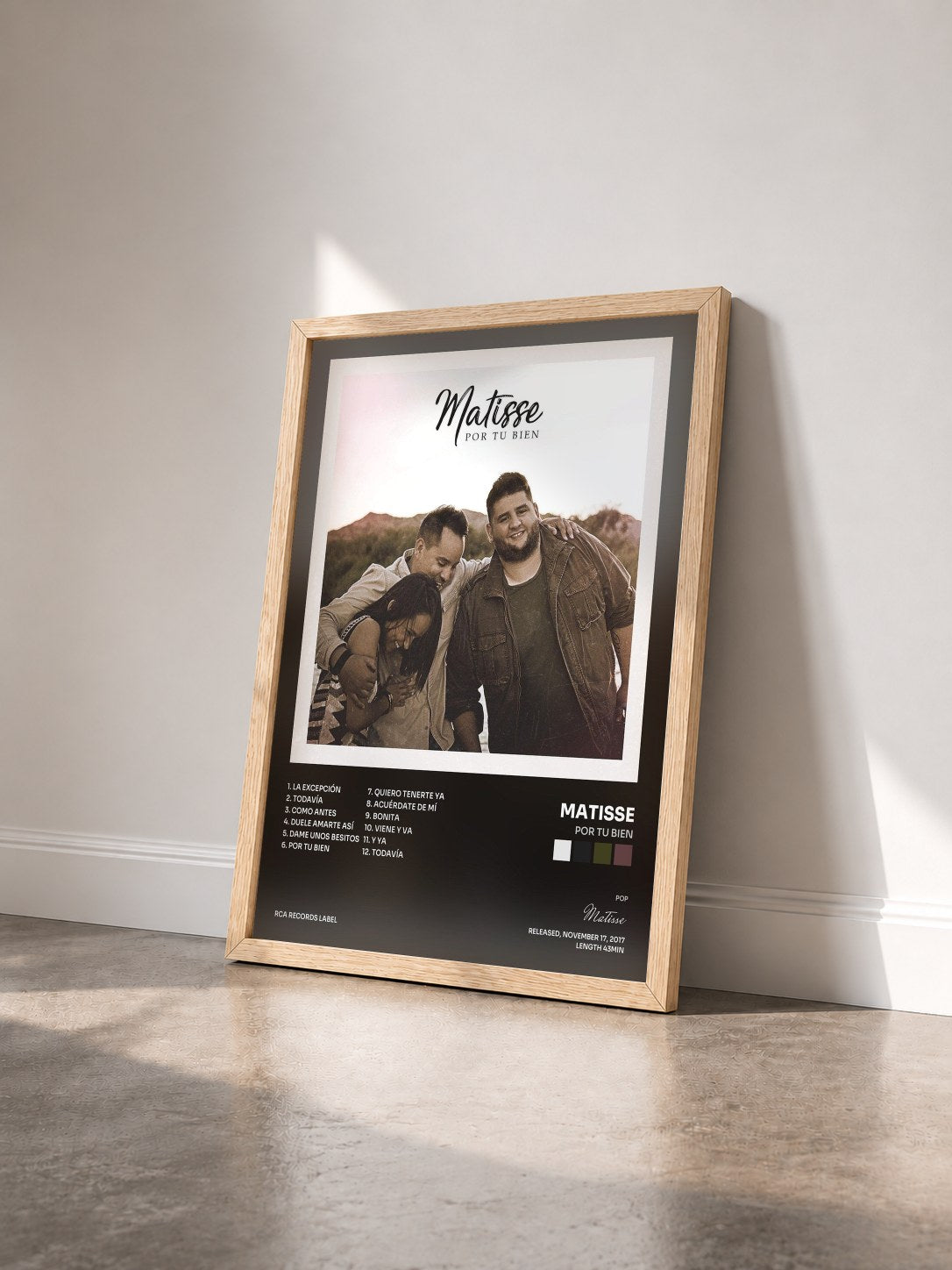 #bois Tableau de l'album Por Tu Bien de Matisse vu de trois quarts, cadre en bois brut