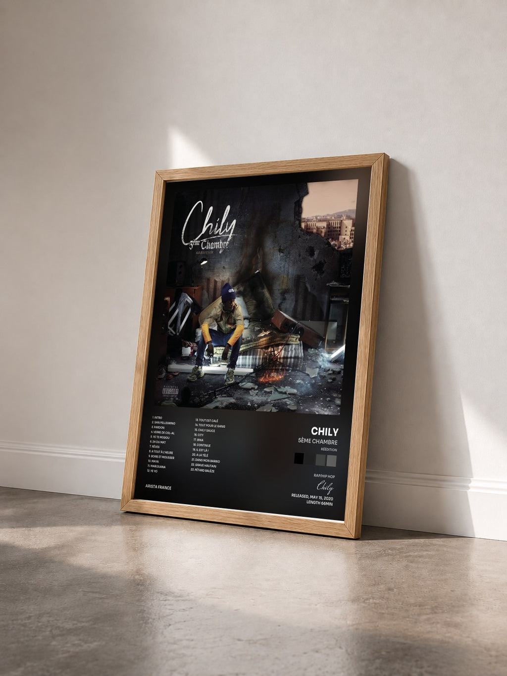 #bois Tableau de l'album 5ème chambre (Réédition) de Chily vu de trois quarts, cadre en bois brut