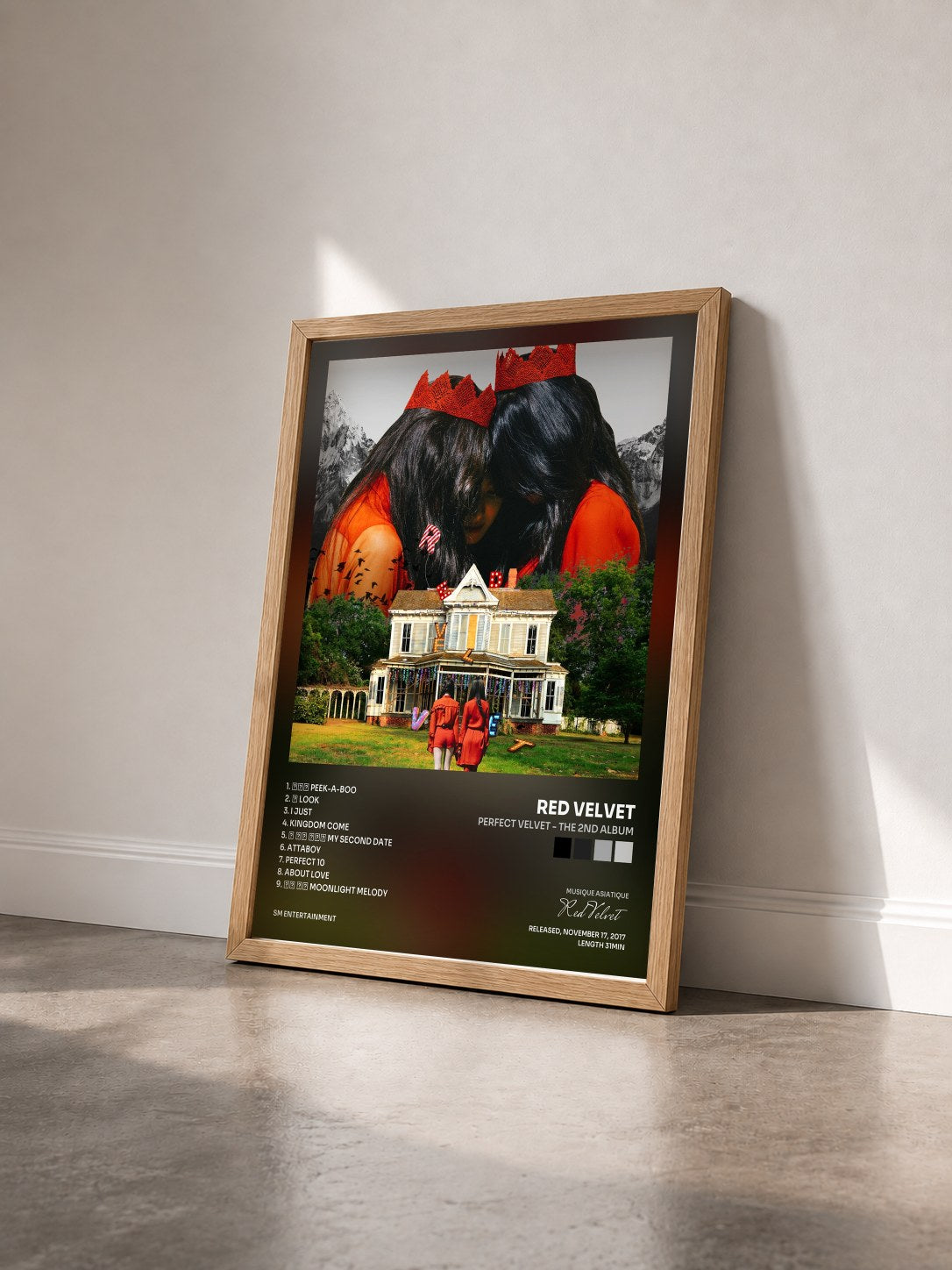#bois Tableau de l'album Perfect Velvet - The 2nd Album de Red Velvet vu de trois quarts, cadre en bois brut