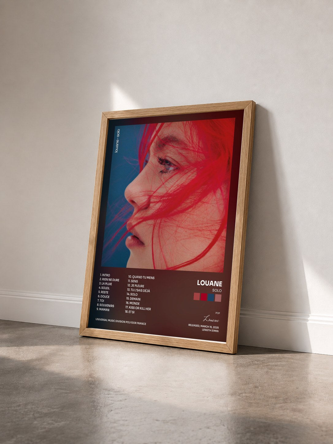 #bois Tableau de l'album solo de Louane vu de trois quarts, cadre en bois brut