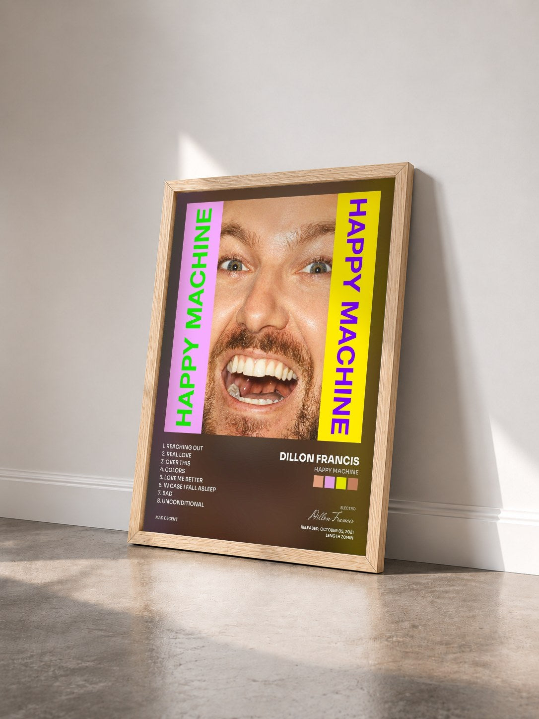 #bois Tableau de l'album Happy Machine de Dillon Francis vu de trois quarts, cadre en bois brut
