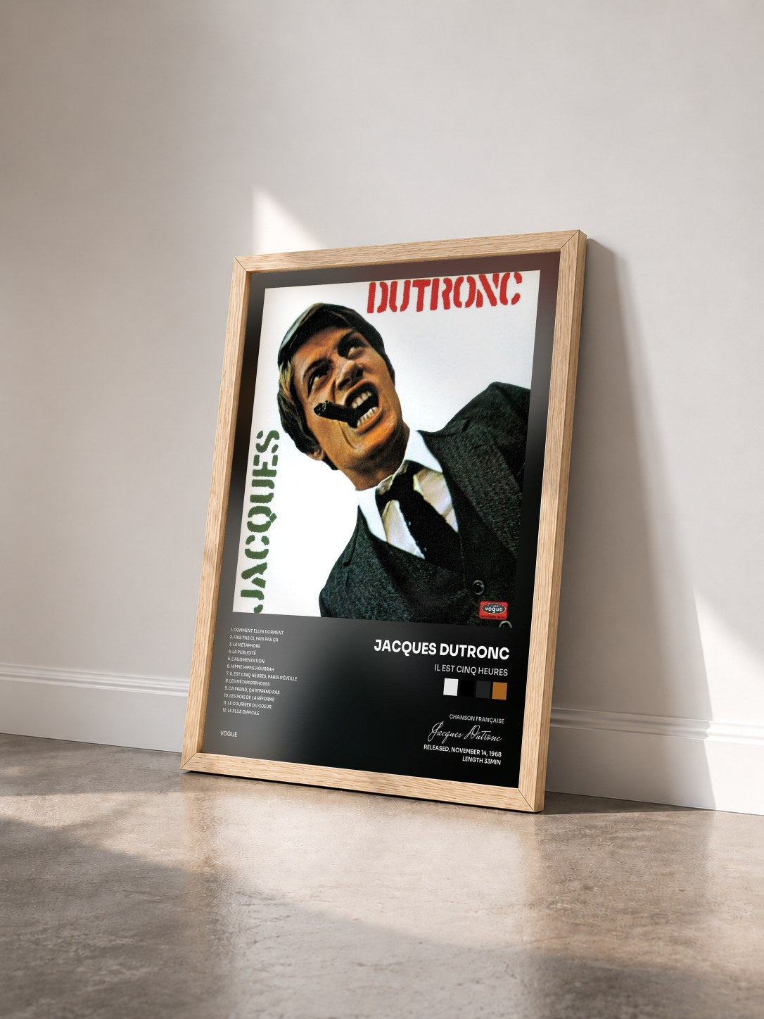 #bois Tableau de l'album Il est cinq heures de Jacques Dutronc vu de trois quarts, cadre en bois brut