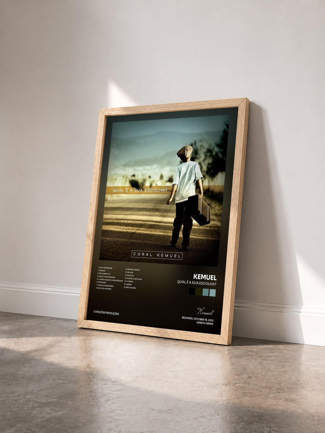 #bois Tableau de l'album Qual É a Sua Escolha? de Kemuel vu de trois quarts, cadre en bois brut