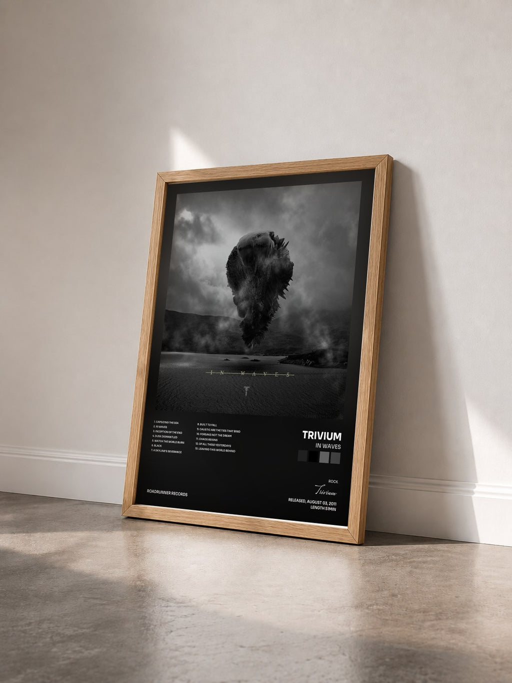 #bois Tableau de l'album In Waves de Trivium vu de trois quarts, cadre en bois brut
