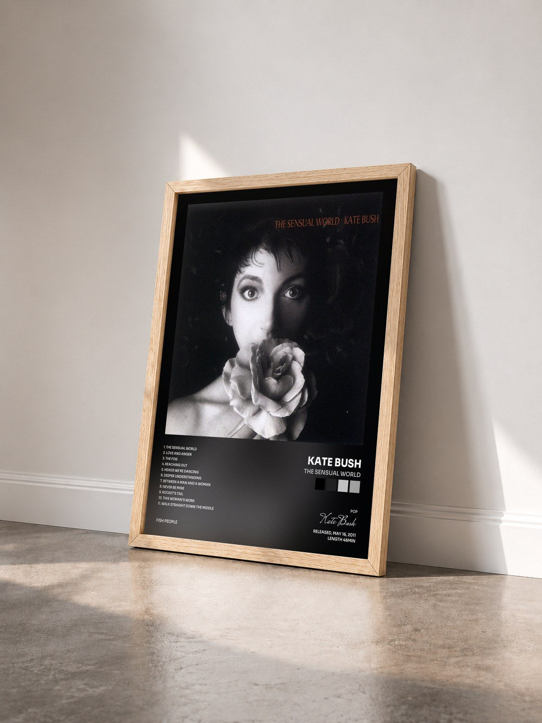 #bois Tableau de l'album The Sensual World de Kate Bush vu de trois quarts, cadre en bois brut