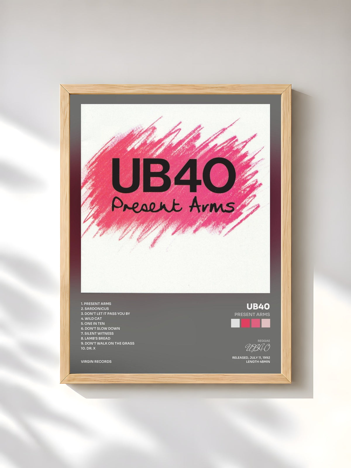 #bois Tableau de l'album Present Arms de UB40, cadre en bois brut, imprimé et encadré en France
