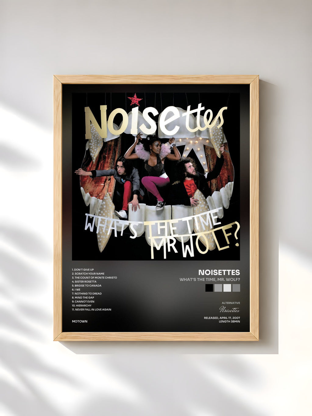 #bois Tableau de l'album What's The Time, Mr. Wolf? de Noisettes, cadre en bois brut, imprimé et encadré en France