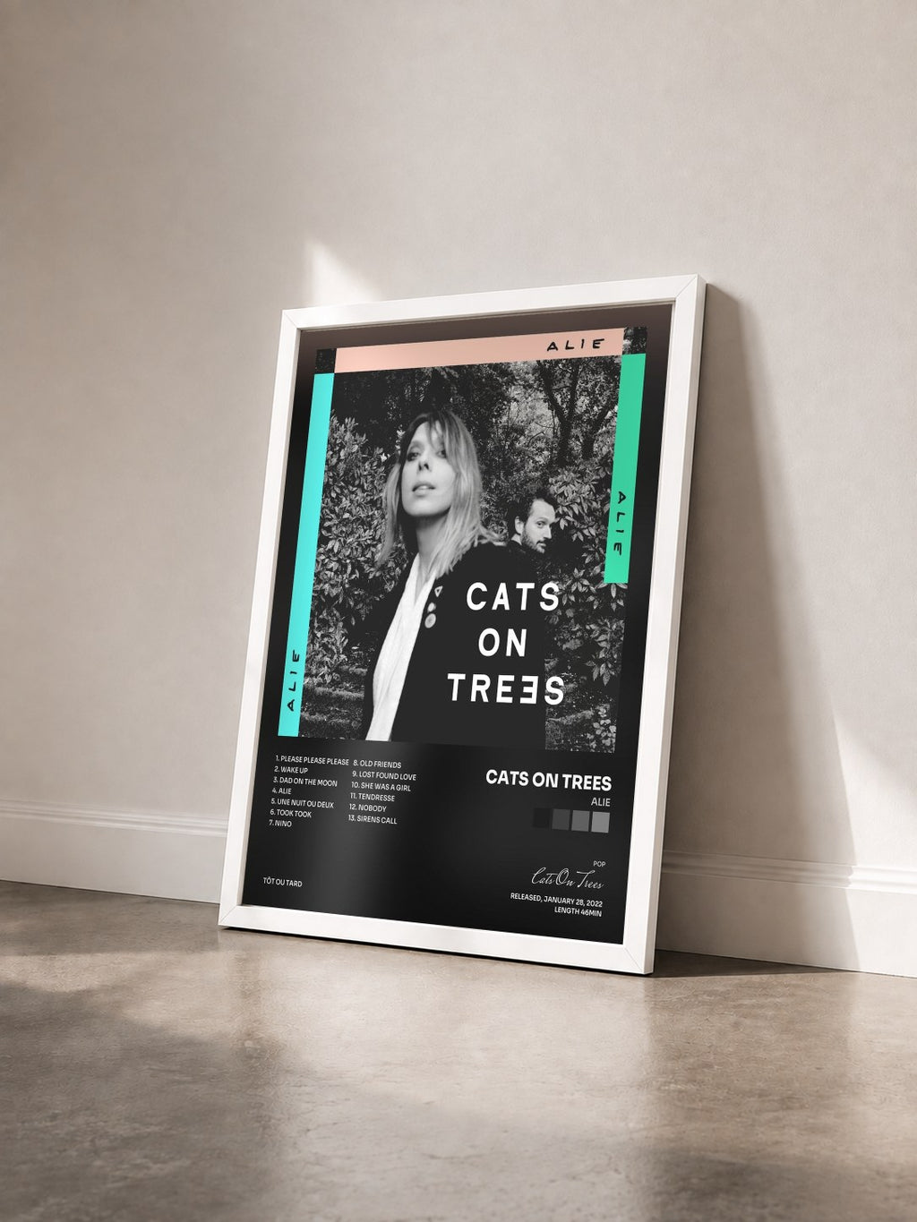 #blanc Tableau de l'album Alie de Cats On Trees vu de trois quarts, cadre blanc