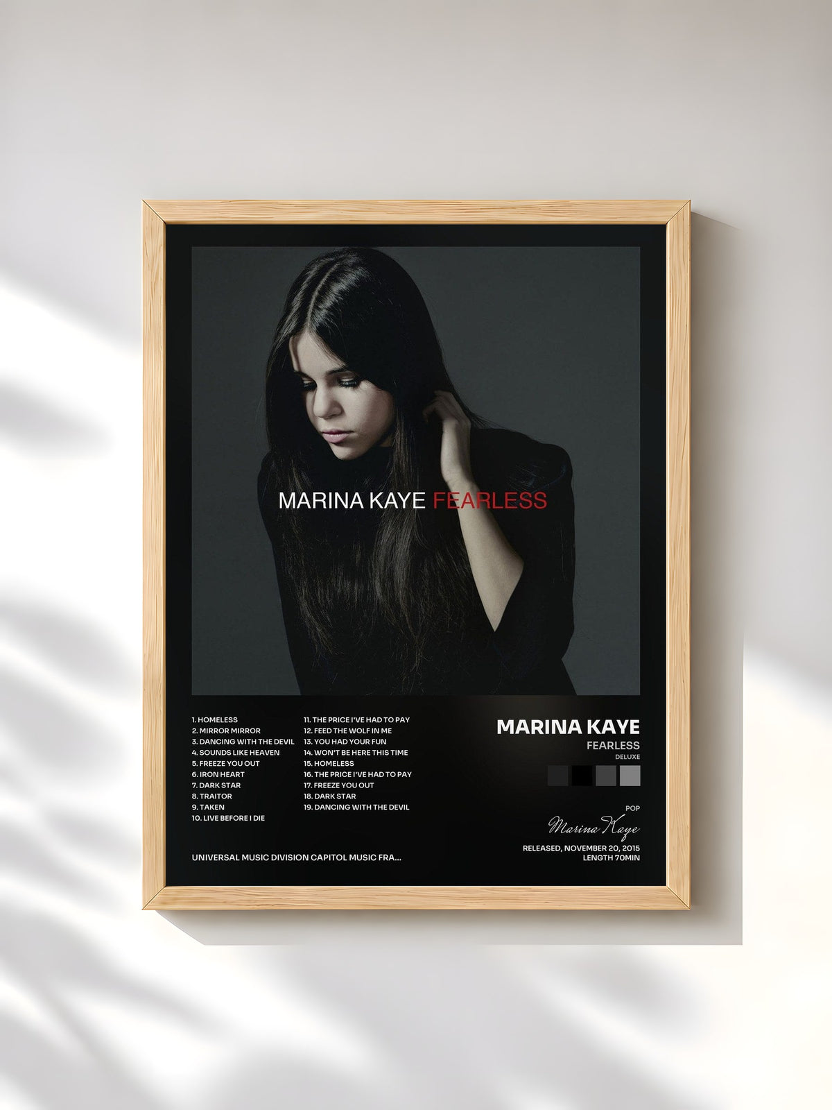 #bois Tableau de l'album Fearless (Deluxe) de Marina Kaye, cadre en bois brut, imprimé et encadré en France