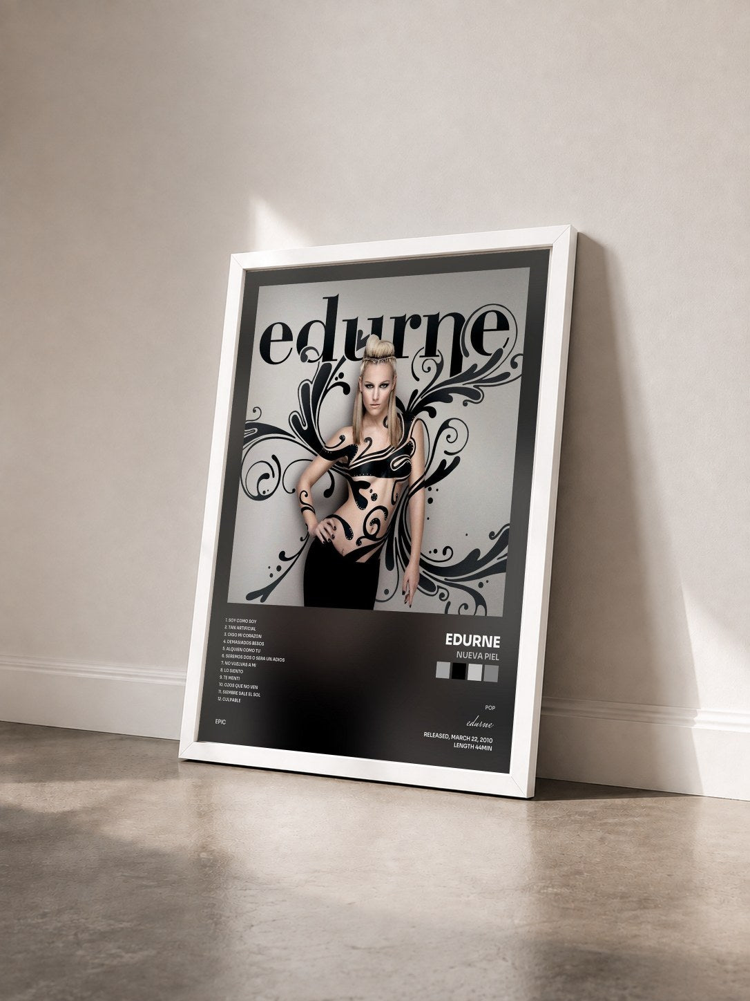 #blanc Tableau de l'album Nueva Piel de edurne vu de trois quarts, cadre blanc