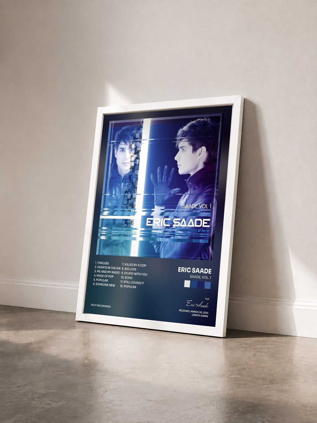 #blanc Tableau de l'album Saade, Vol. 1 de Eric Saade vu de trois quarts, cadre blanc