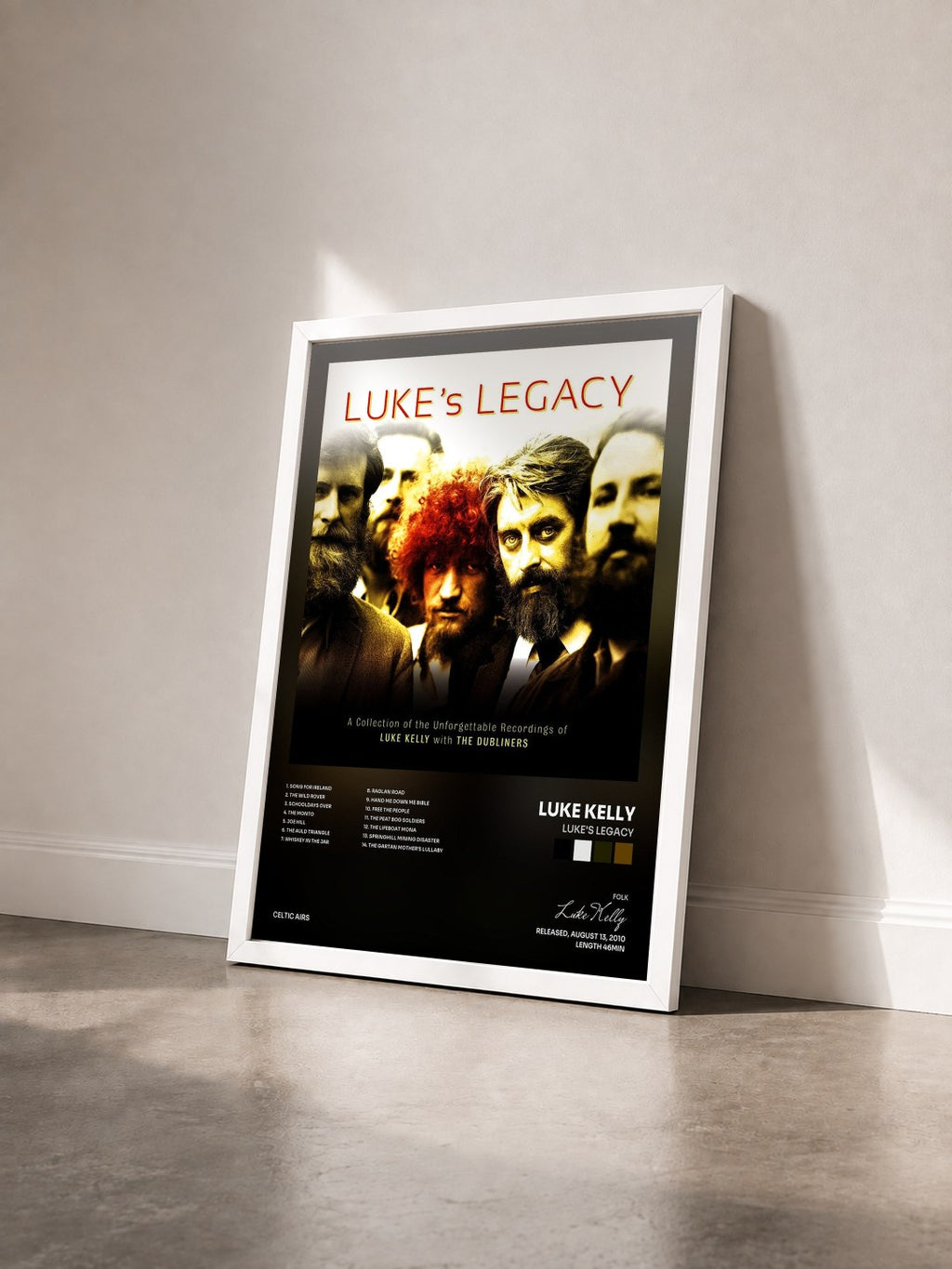 #blanc Tableau de l'album Luke's Legacy de Luke Kelly vu de trois quarts, cadre blanc