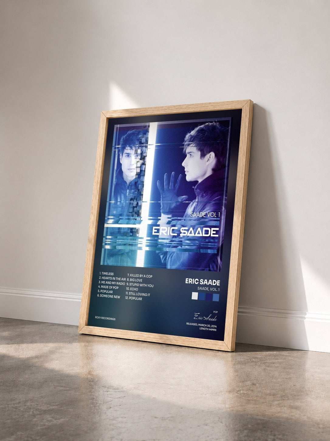 #bois Tableau de l'album Saade, Vol. 1 de Eric Saade vu de trois quarts, cadre en bois brut