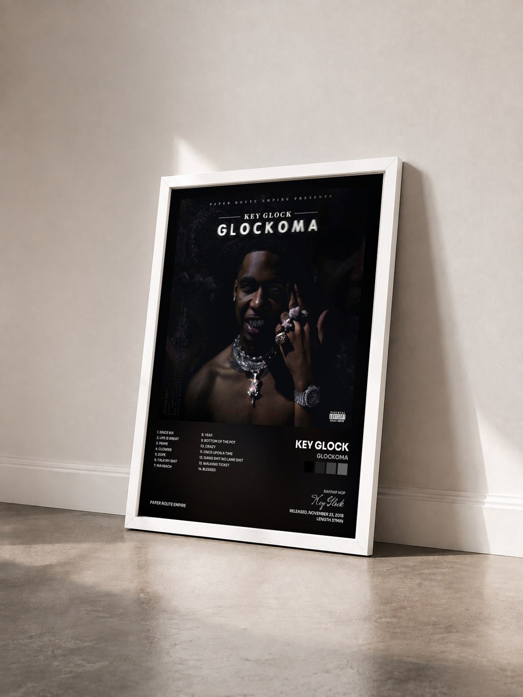 #blanc Tableau de l'album Glockoma de Key Glock vu de trois quarts, cadre blanc