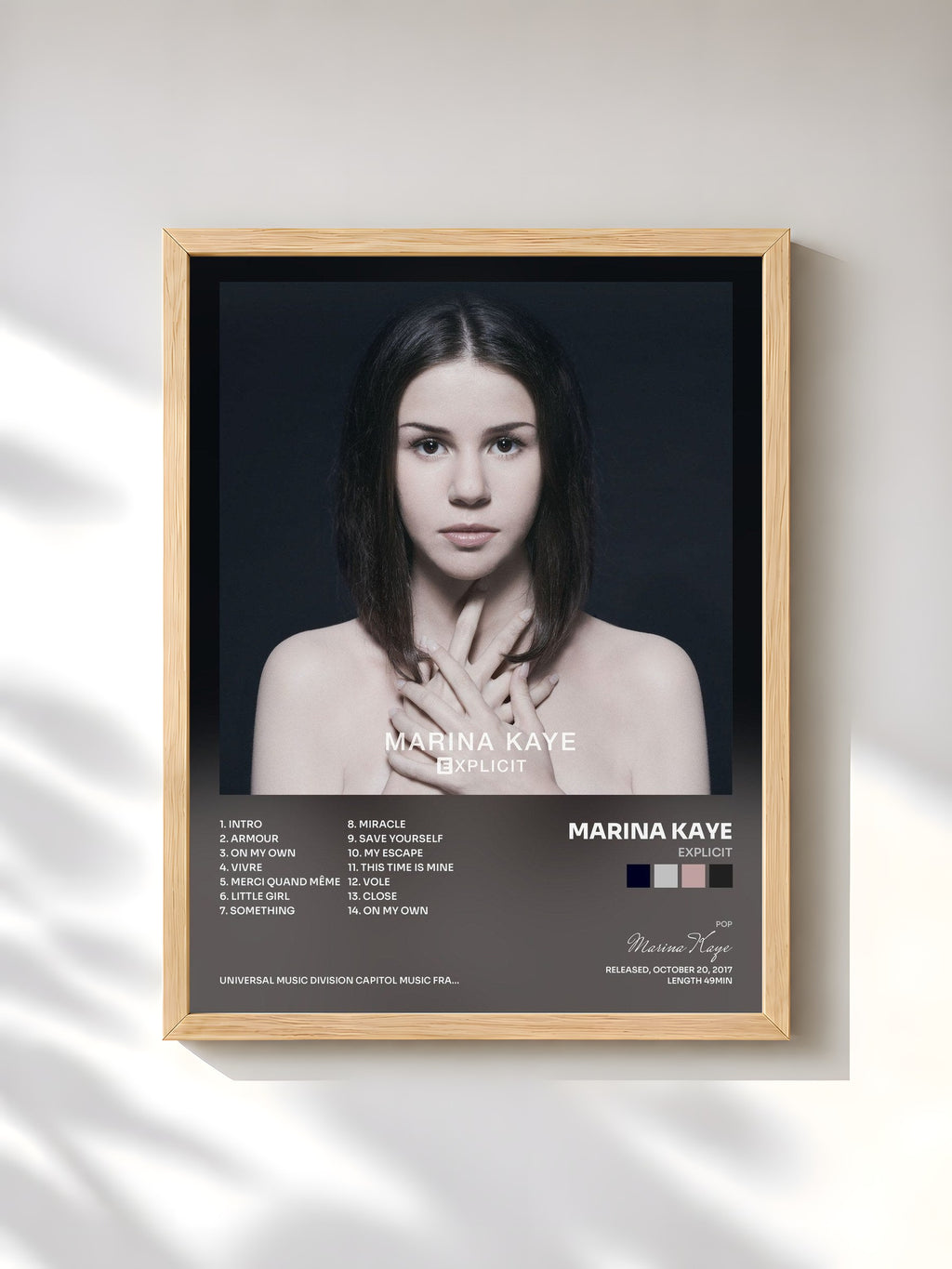 #bois Tableau de l'album Explicit de Marina Kaye, cadre en bois brut, imprimé et encadré en France