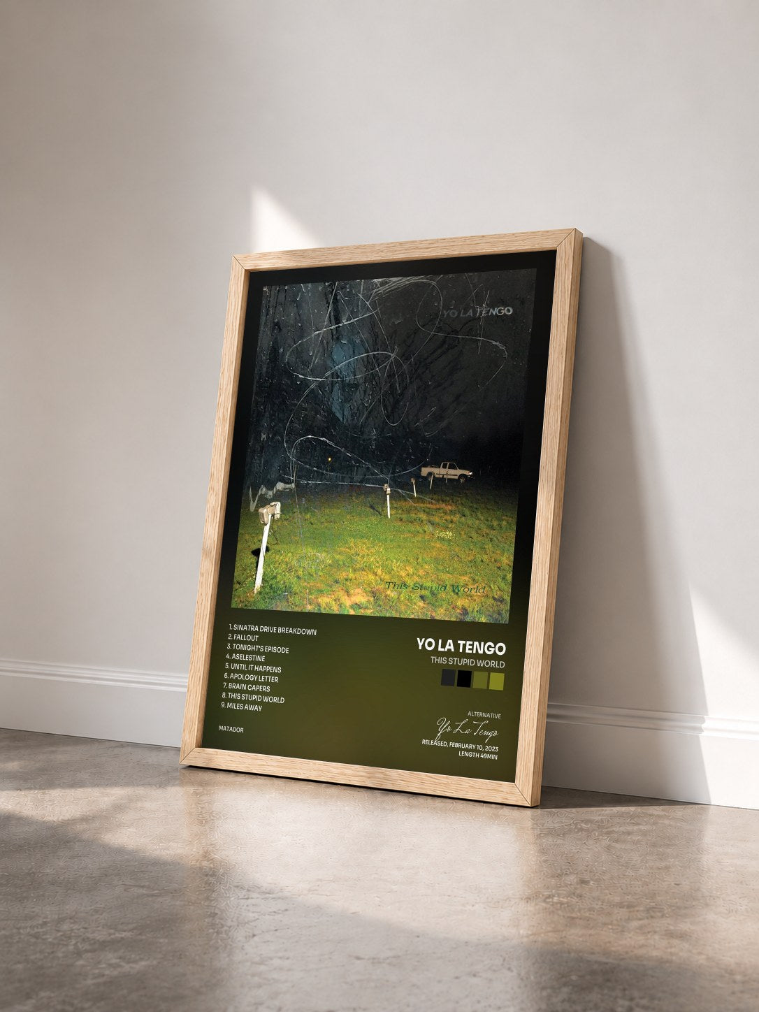 #bois Tableau de l'album This Stupid World de Yo La Tengo vu de trois quarts, cadre en bois brut
