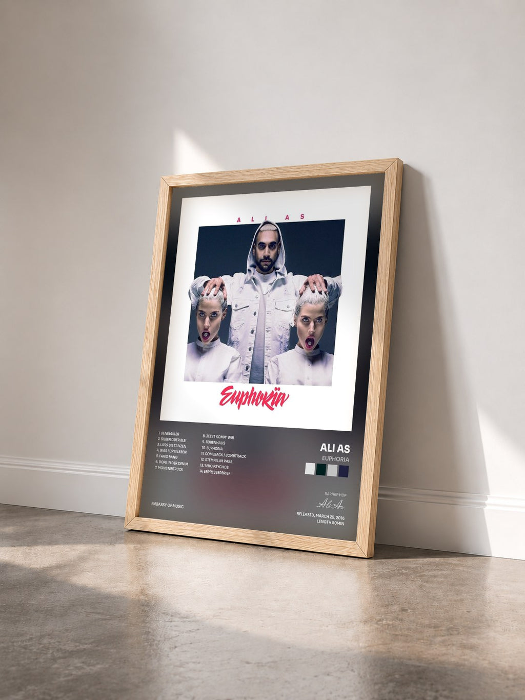 #bois Tableau de l'album Euphoria de Ali As vu de trois quarts, cadre en bois brut