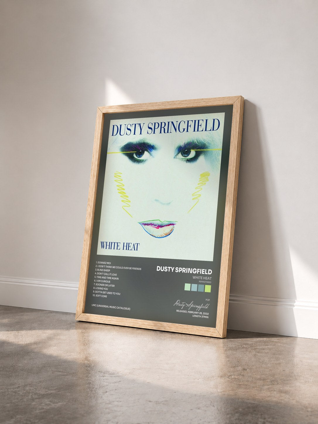 #bois Tableau de l'album White Heat (Remastered) de Dusty Springfield vu de trois quarts, cadre en bois brut