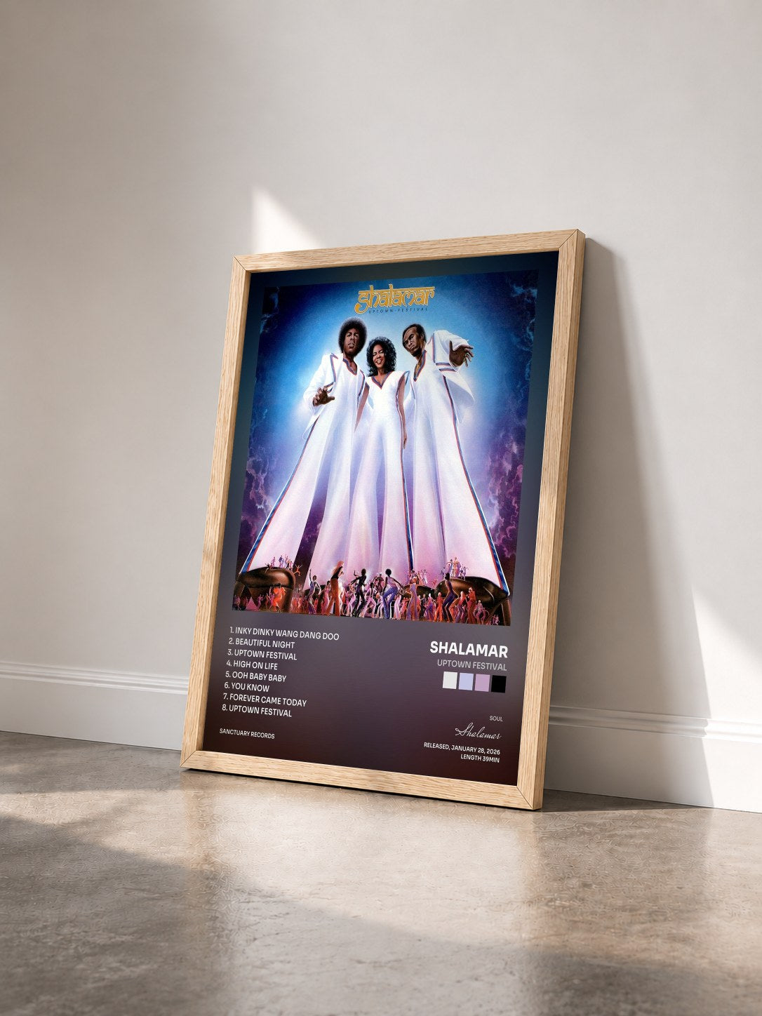 #bois Tableau de l'album Uptown Festival de Shalamar vu de trois quarts, cadre en bois brut