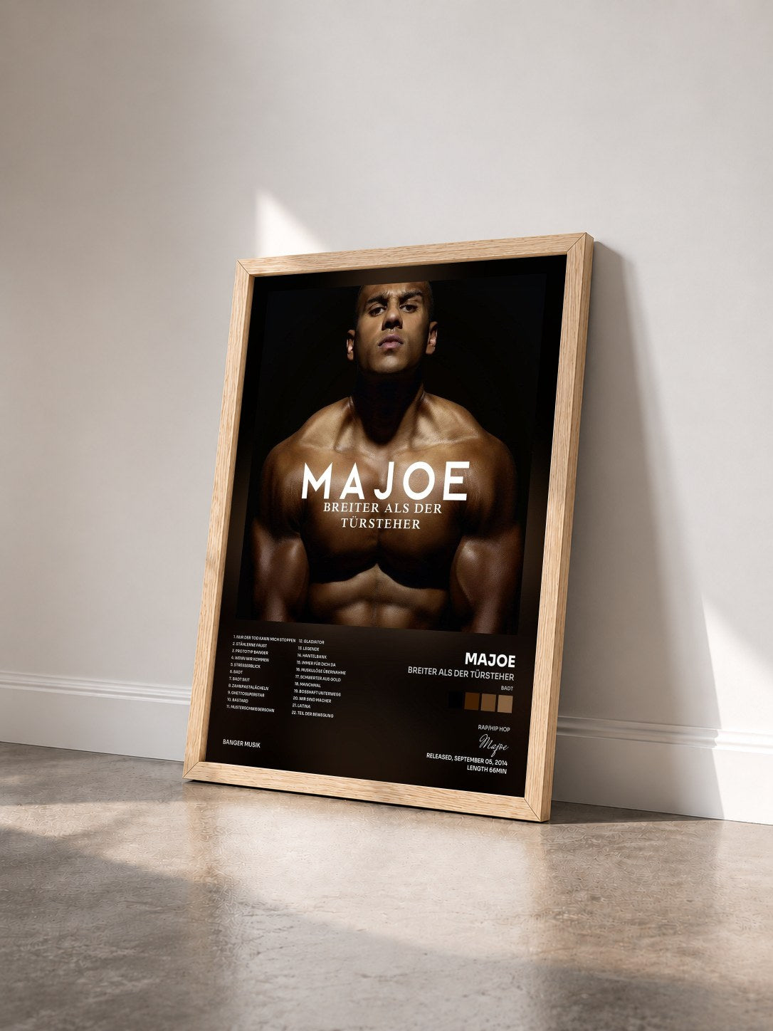 #bois Tableau de l'album Breiter als der Türsteher (BADT) [Deluxe Version] de Majoe vu de trois quarts, cadre en bois brut