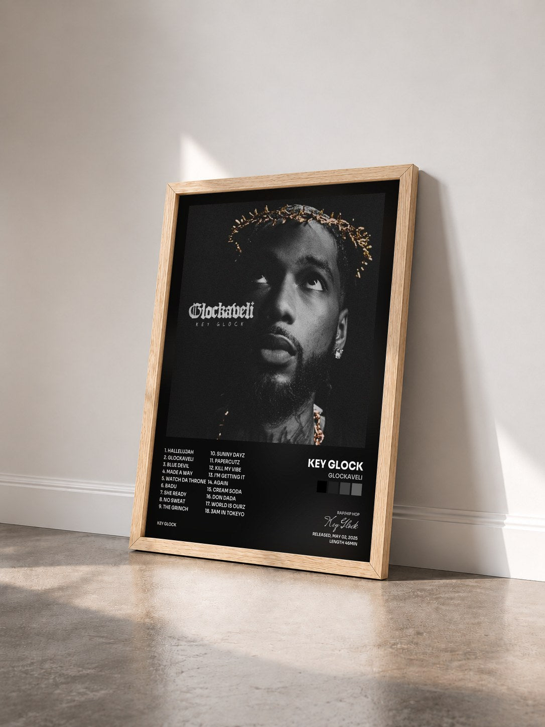 #bois Tableau de l'album Glockaveli de Key Glock vu de trois quarts, cadre en bois brut