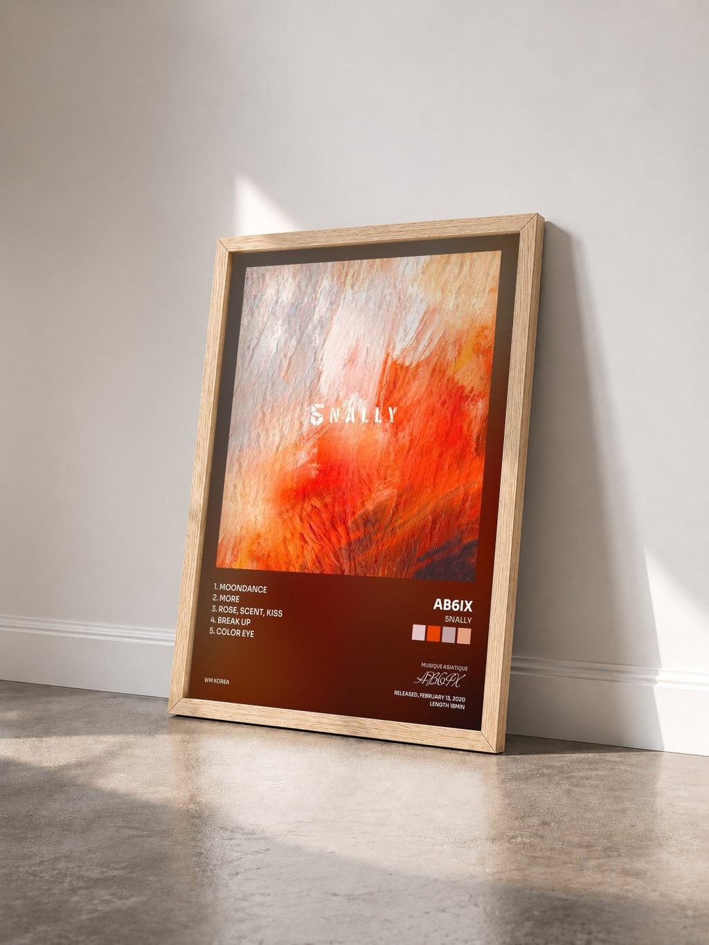 #bois Tableau de l'album 5NALLY de AB6IX vu de trois quarts, cadre en bois brut