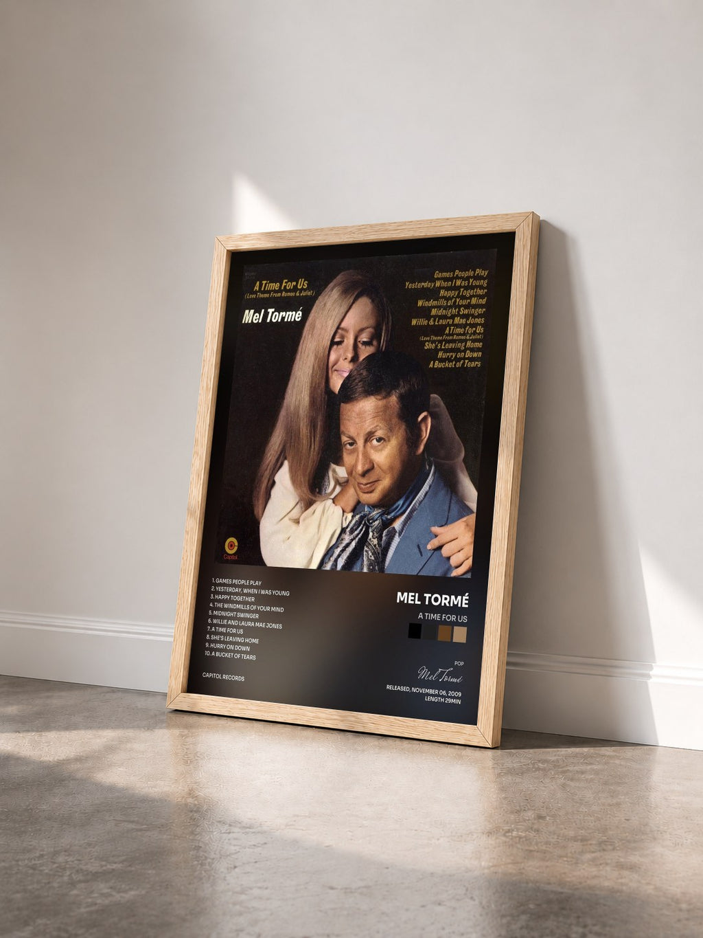 #bois Tableau de l'album A Time For Us de Mel Tormé vu de trois quarts, cadre en bois brut