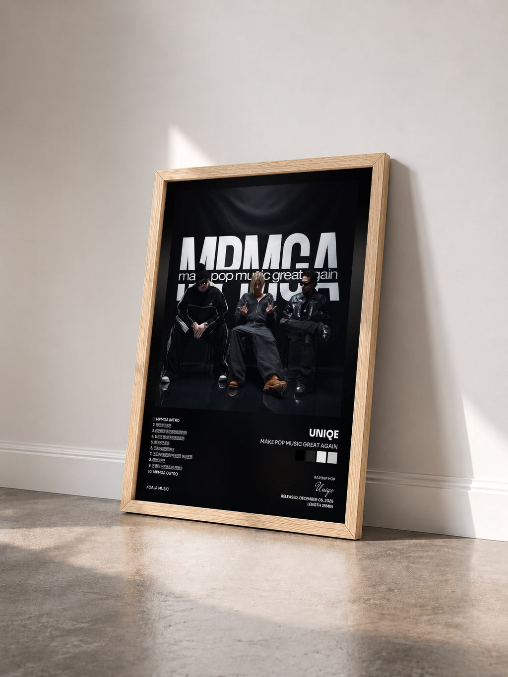 #bois Tableau de l'album MAKE POP MUSIC GREAT AGAIN de Uniqe vu de trois quarts, cadre en bois brut