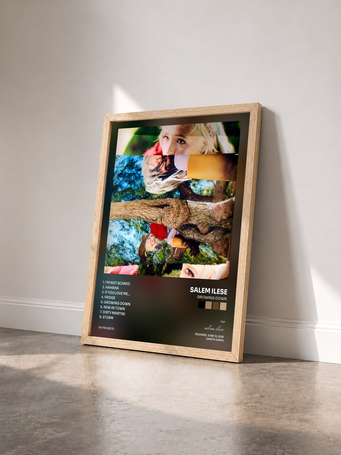 #bois Tableau de l'album growing down de salem ilese vu de trois quarts, cadre en bois brut