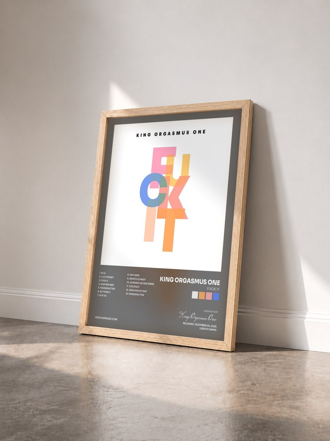#bois Tableau de l'album Fuck it de King Orgasmus One vu de trois quarts, cadre en bois brut