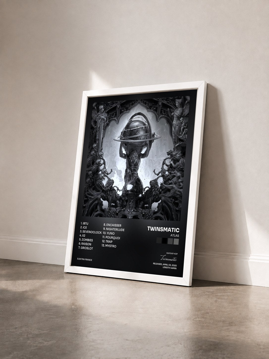 #blanc Tableau de l'album ATLAS de Twinsmatic vu de trois quarts, cadre blanc