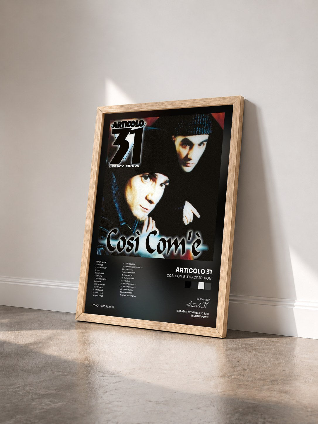 #bois Tableau de l'album Così com'è LEGACY EDITION de Articolo 31 vu de trois quarts, cadre en bois brut