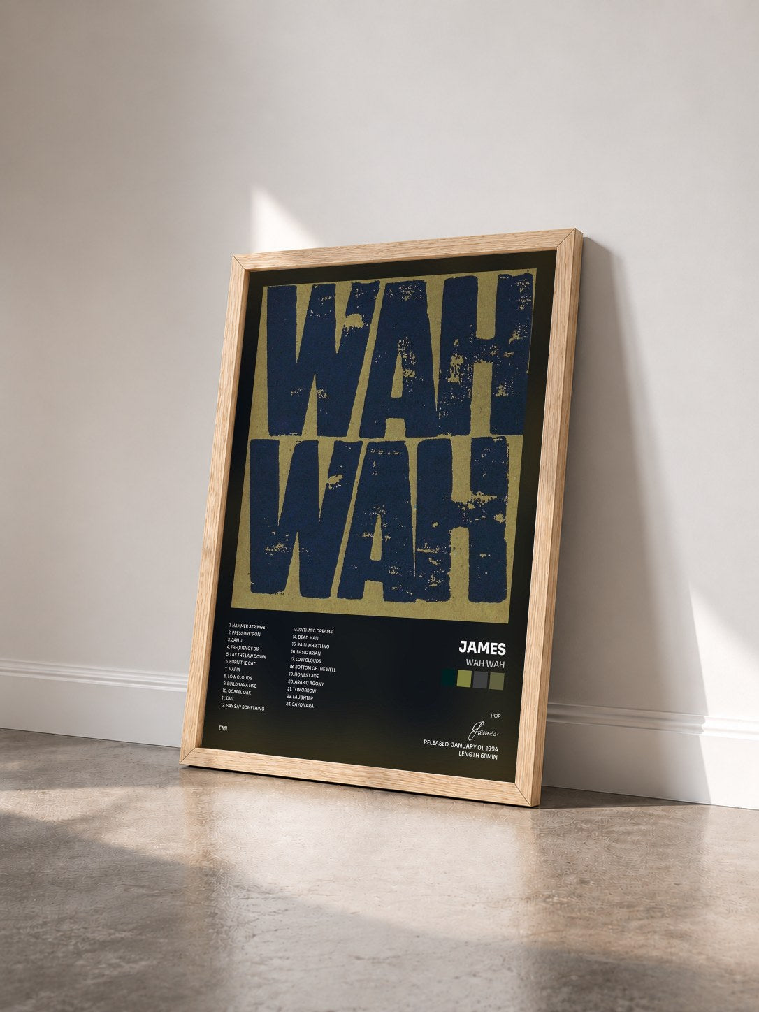 #bois Tableau de l'album Wah Wah de James vu de trois quarts, cadre en bois brut