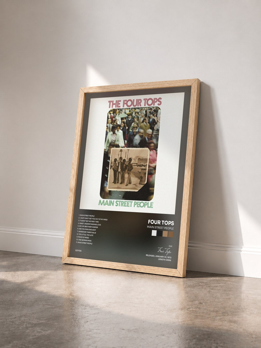 #bois Tableau de l'album Main Street People de Four Tops vu de trois quarts, cadre en bois brut