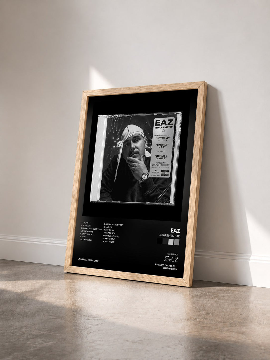#bois Tableau de l'album Apartment 32 de EAZ vu de trois quarts, cadre en bois brut